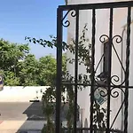 Beautiful Spanish In Apartment *