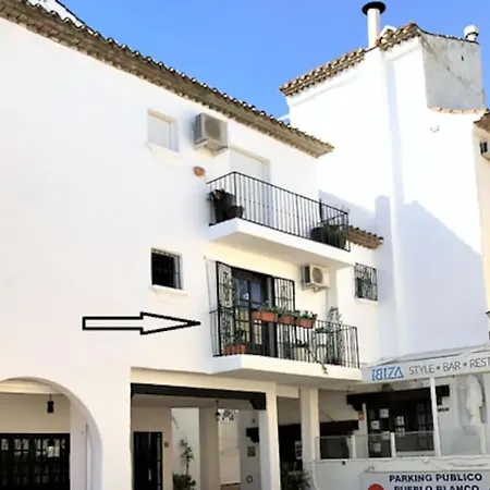 Beautiful Spanish In Apartment *