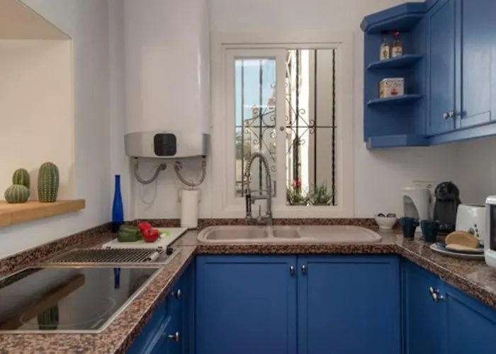 Beautiful Spanish In Apartment *