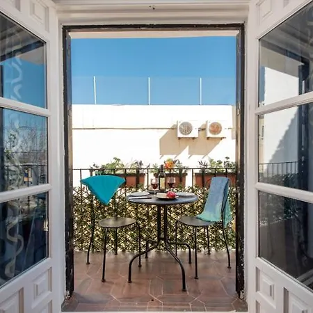 Beautiful Spanish In Apartament