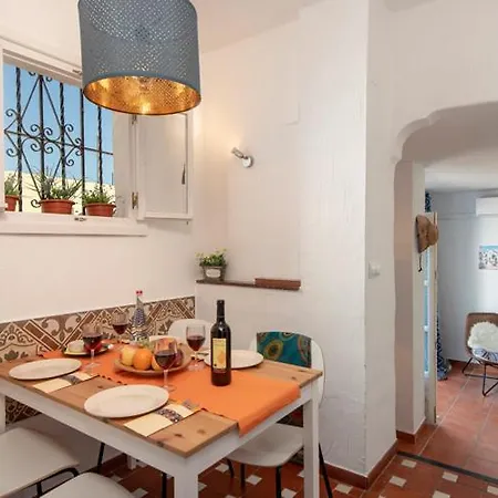 Апартаменты Beautiful Spanish In